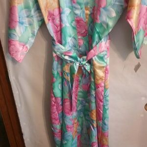 T-Rose Robe